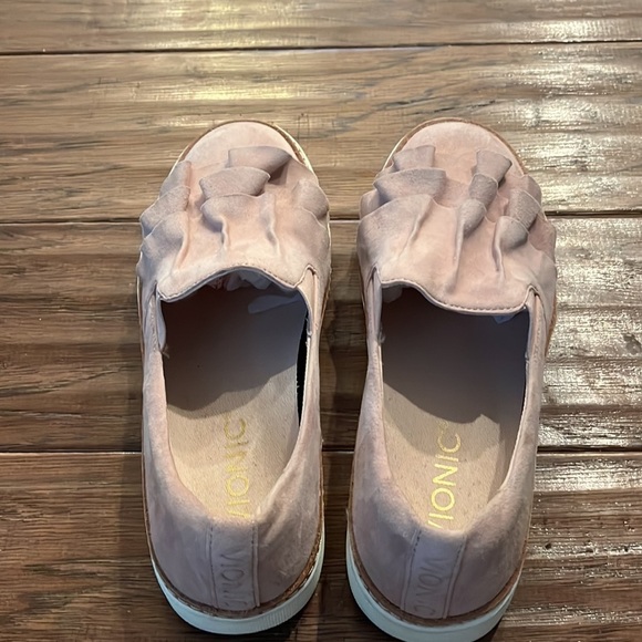 Vionic Mahalo Pink Suede Slip on Sneakers Size 5 - Picture 2 of 9